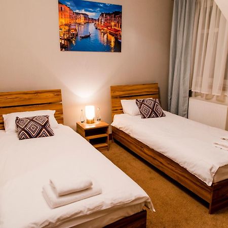 Hotel - Restauracja Platan Sędziszów Małopolski Exteriör bild
