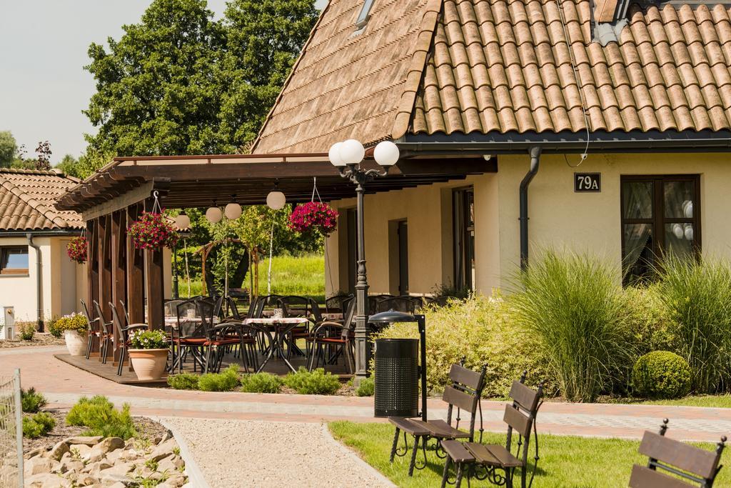 Hotel - Restauracja Platan Sędziszów Małopolski Exteriör bild