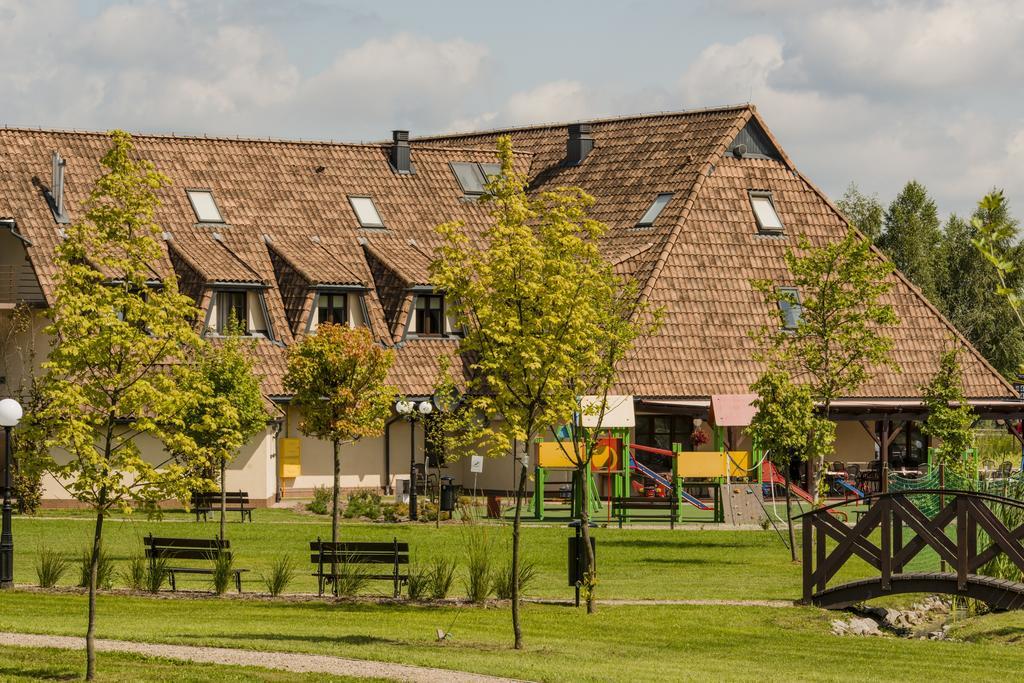 Hotel - Restauracja Platan Sędziszów Małopolski Exteriör bild