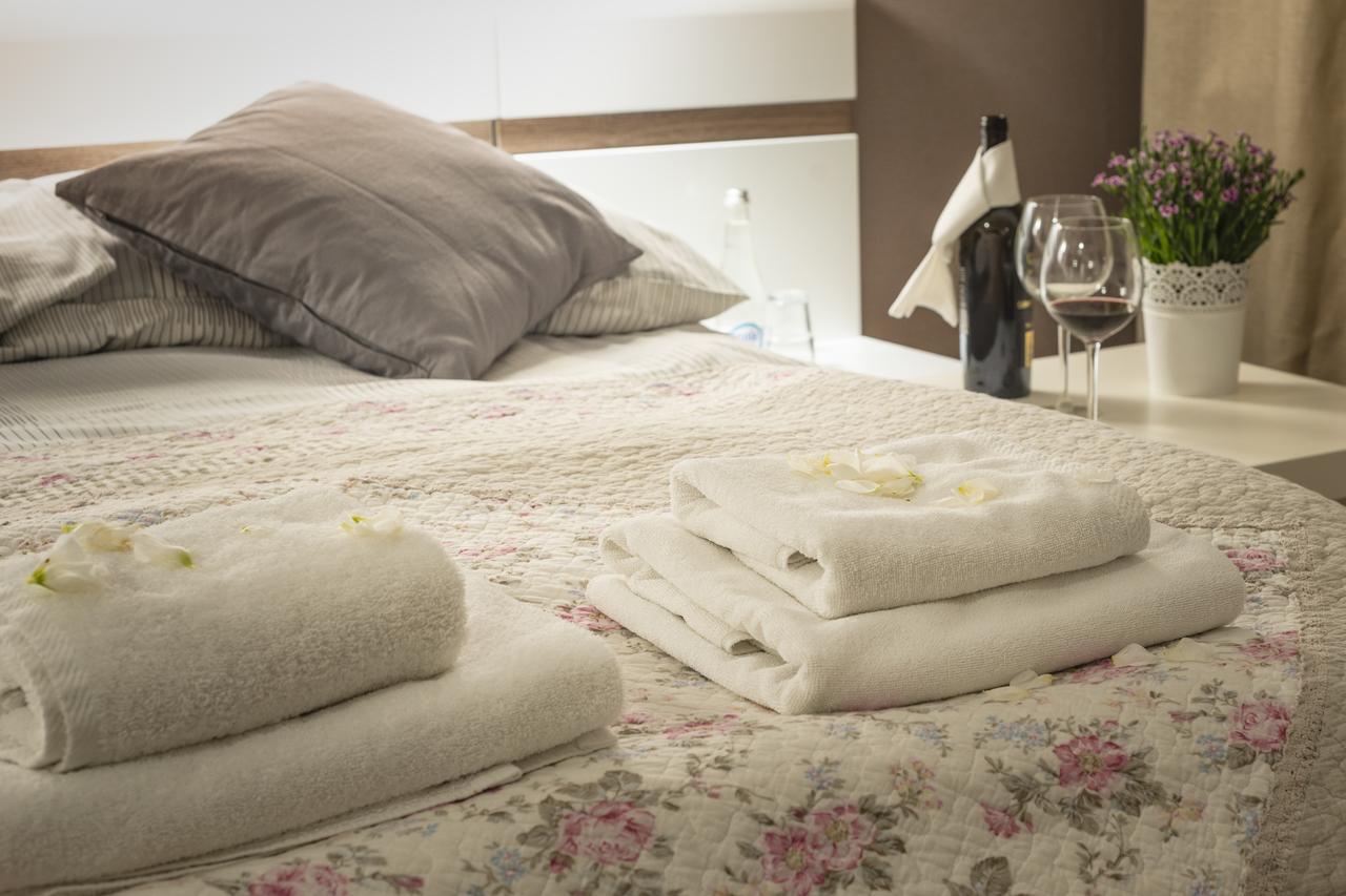 Hotel - Restauracja Platan Sędziszów Małopolski Exteriör bild