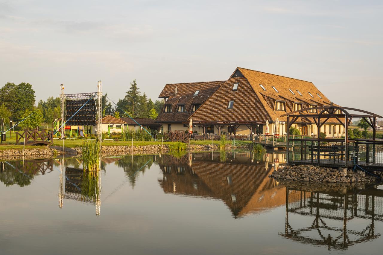 Hotel - Restauracja Platan Sędziszów Małopolski Exteriör bild